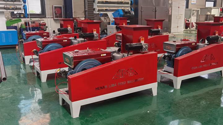 small Chicken layers feed processing machine in South Korea